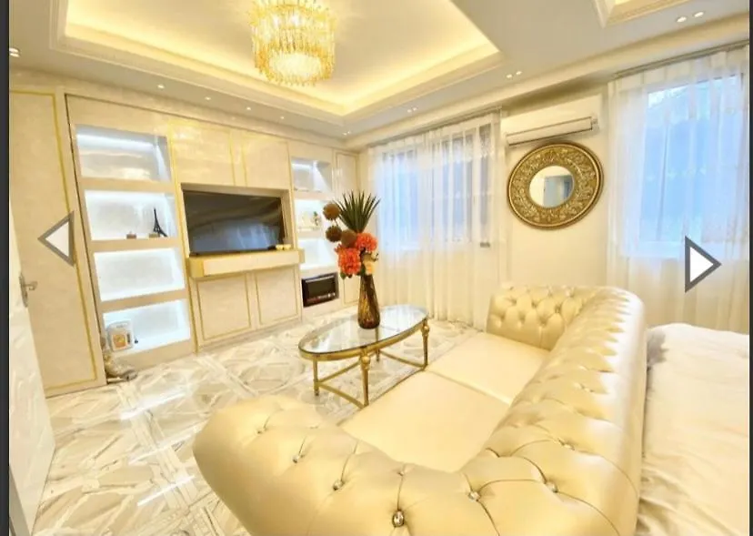 Reimi Mondo9 Tokyo Apartment
