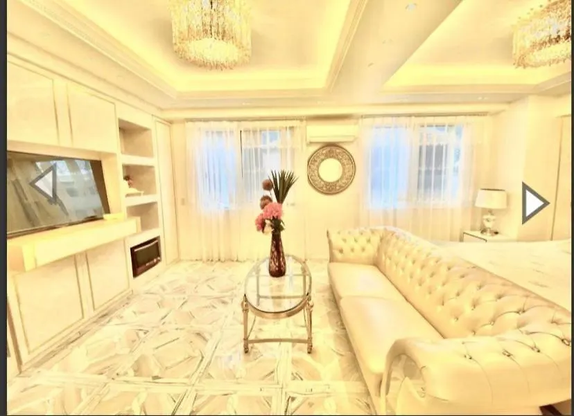Reimi Mondo9 Tokyo Apartment